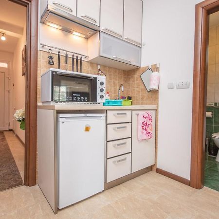 Apartmani Mrsic Risan Bagian luar foto